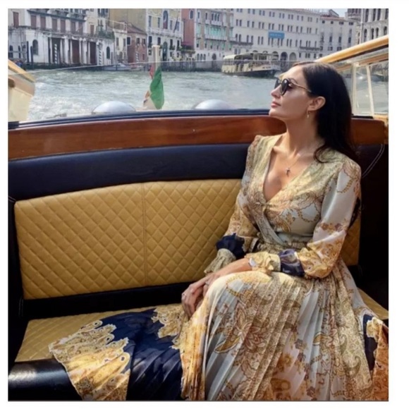 GORGEOUS H&M Printed Pleated Chiffon Wrap Dress - Picture 8 of 10